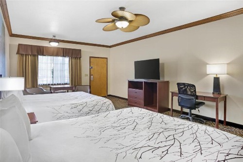 Best Western Plus Yosemite Gateway Inn - image 12