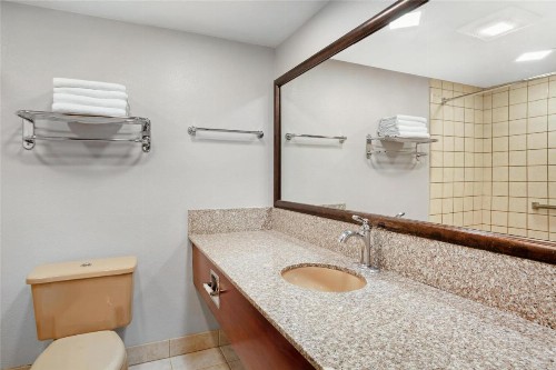 Best Western Plus Yosemite Gateway Inn - image 23