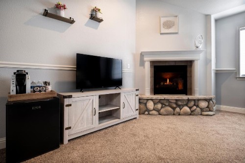 Hounds Tooth Inn - image 13