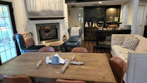 Hounds Tooth Inn - image 19
