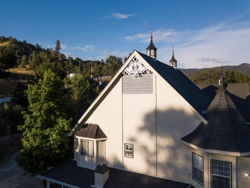 Hounds Tooth Inn - image 28