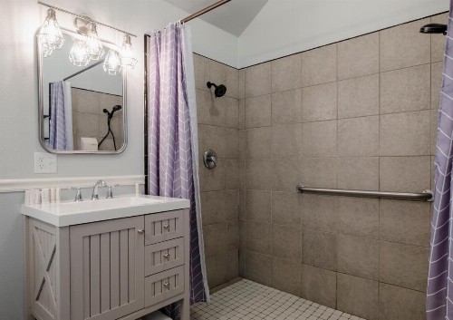 Hounds Tooth Inn - image 37