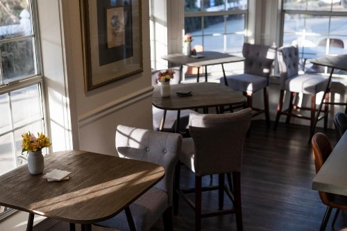 Hounds Tooth Inn - image 38