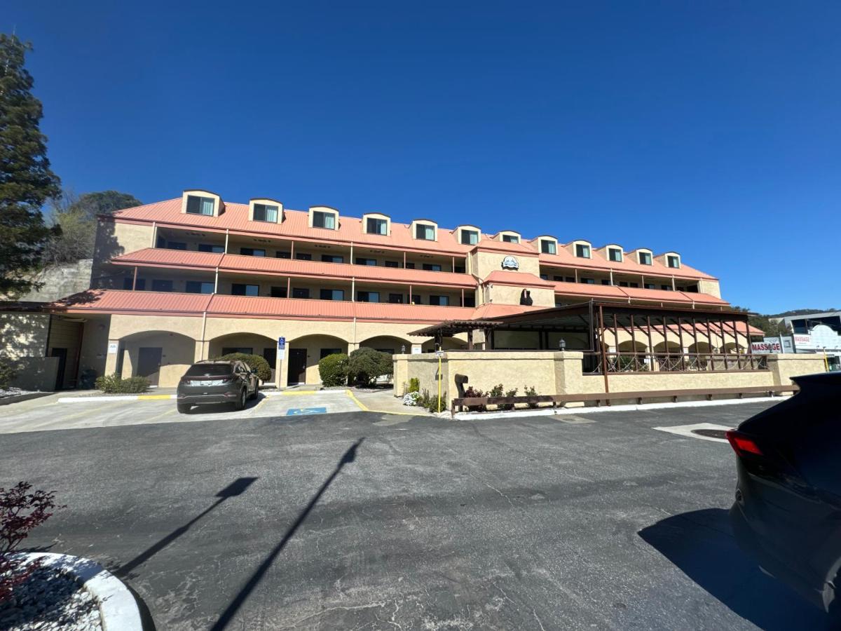 Yosemite Sierra Inn - main image