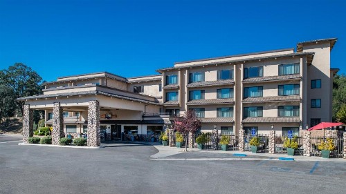 Yosemite Southgate Hotel & Suites - image 11