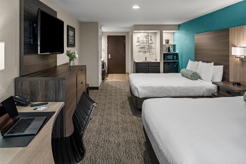 Yosemite Southgate Hotel & Suites - image 21