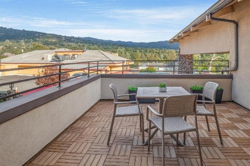 Yosemite Southgate Hotel & Suites - image 3