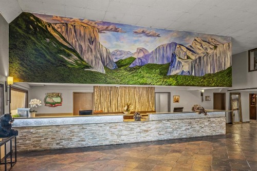 Yosemite Southgate Hotel & Suites - image 47
