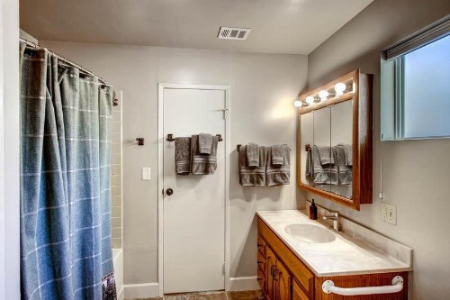 Lazy Bear Lodge - image 10