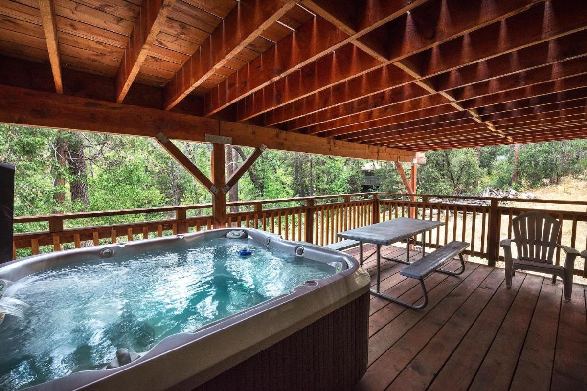 Sierra Springs - 4BR/3BA Holiday Home - image 6