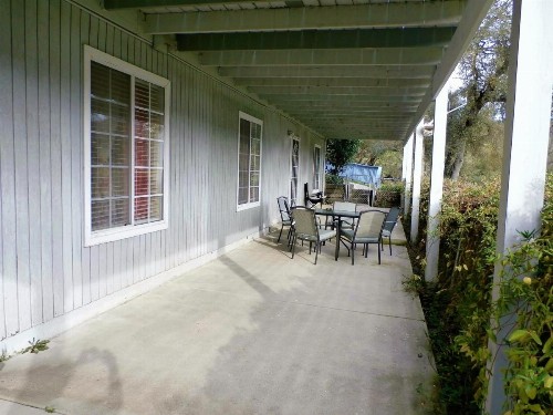 Charming Downstairs Unit - image 22