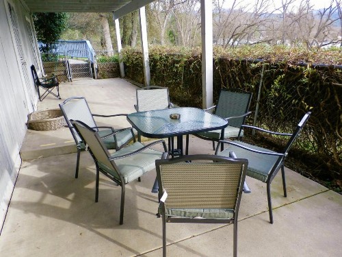 Charming Downstairs Unit - image 23
