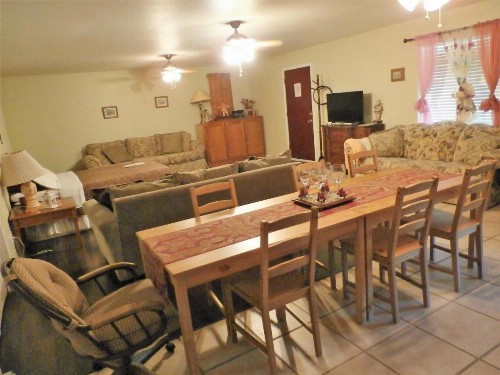 Charming Downstairs Unit - image 7