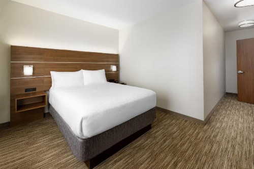 Holiday Inn Express & Suites Oakhurst-Yosemite Park Area an IHG Hotel - image 28