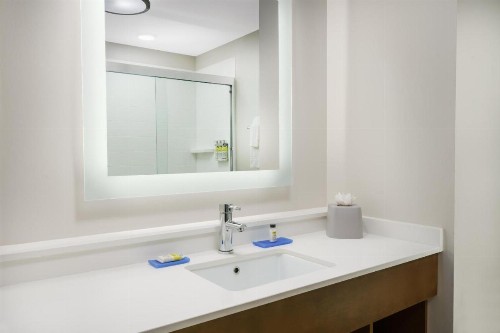 Holiday Inn Express & Suites Oakhurst-Yosemite Park Area an IHG Hotel - image 41