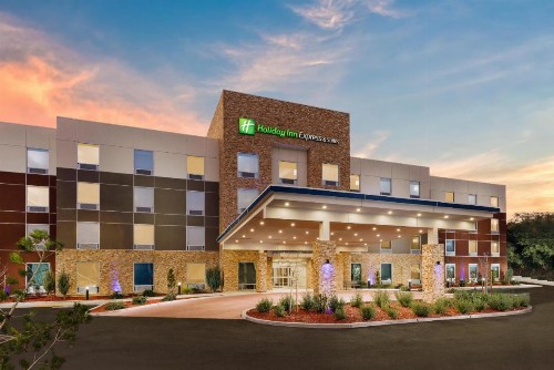 Holiday Inn Express & Suites Oakhurst-Yosemite Park Area an IHG Hotel - image 43