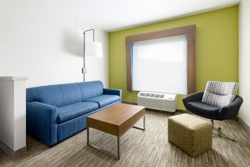 Holiday Inn Express & Suites Oakhurst-Yosemite Park Area an IHG Hotel - image 9