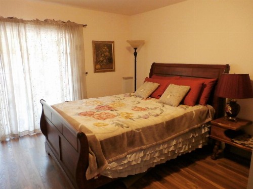 NEW CHARMING 2 BEDROOMS UNIT CLOSE TO EVERYTHING - image 2