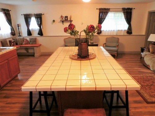 NEW CHARMING 2 BEDROOMS UNIT CLOSE TO EVERYTHING - image 31
