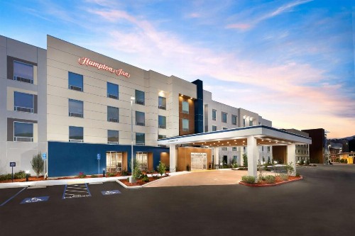 Hampton Inn Oakhurst-Yosemite - image 1