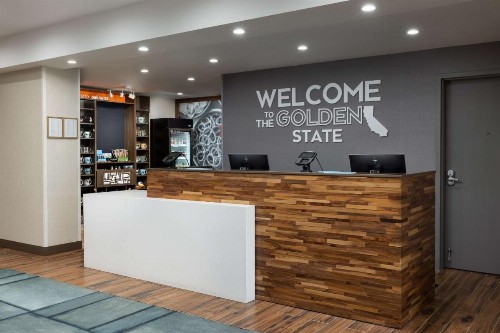 Hampton Inn Oakhurst-Yosemite - image 10