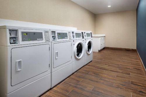Hampton Inn Oakhurst-Yosemite - image 24