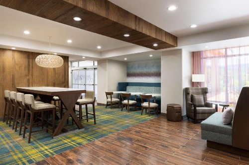 Hampton Inn Oakhurst-Yosemite - image 9