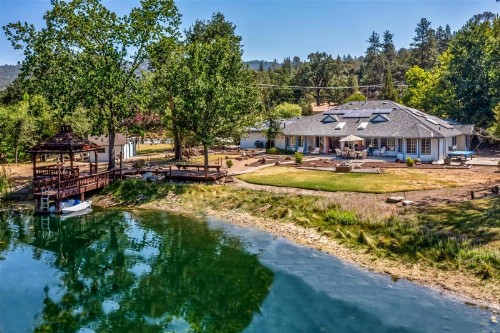 Oak Pond Retreat