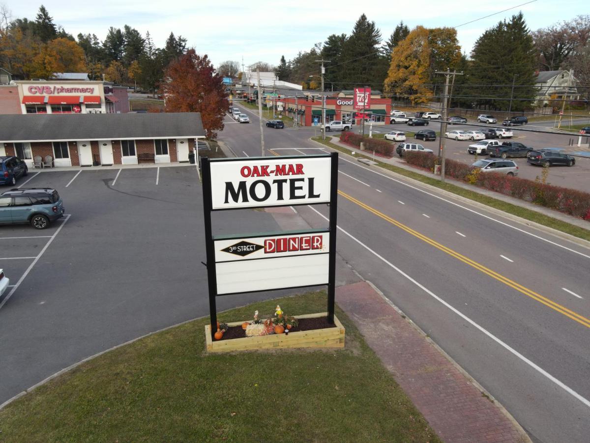 Oak Mar Motel - image 2