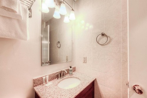 Jeffrey Lane Condos - image 6