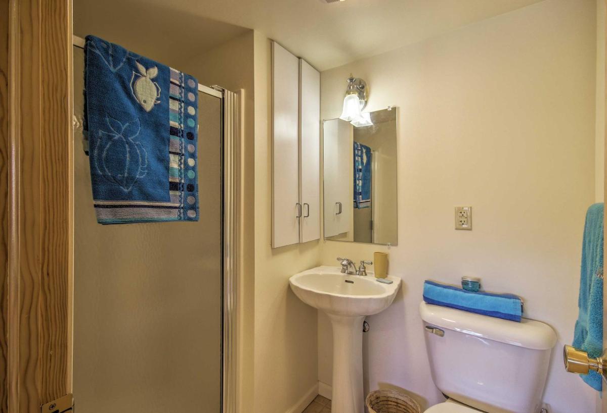 Deep Creek Lake Townhome with Deck and Water Views - image 6