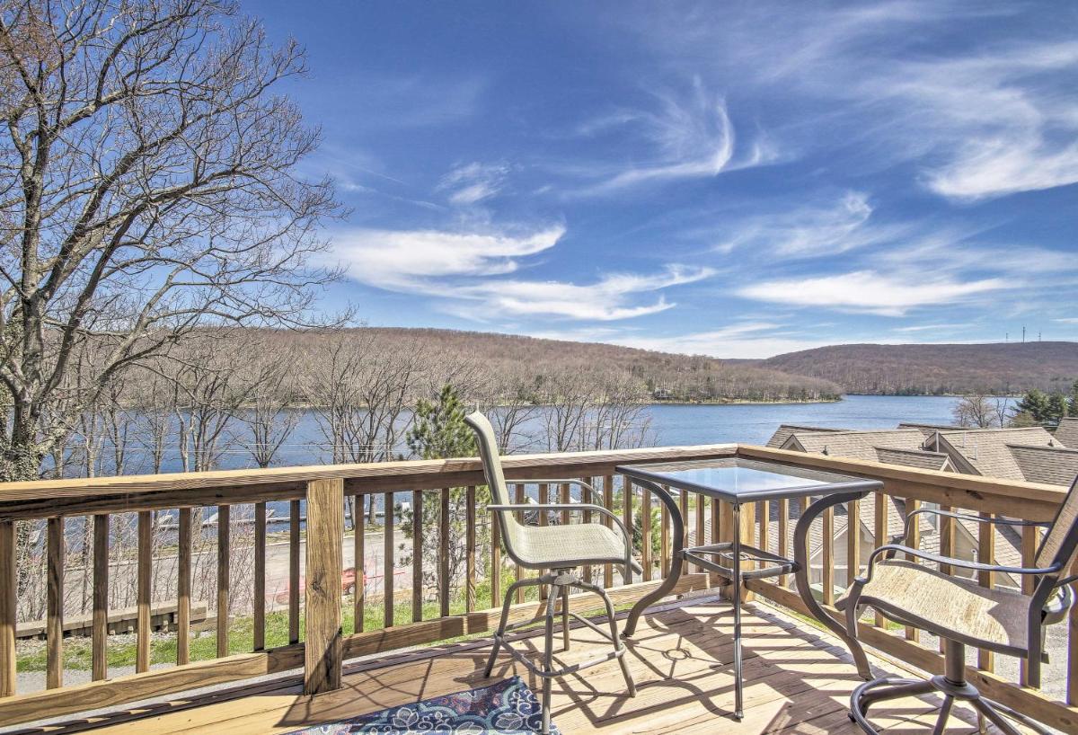 Deep Creek Lake Townhome with Deck and Water Views - image 3