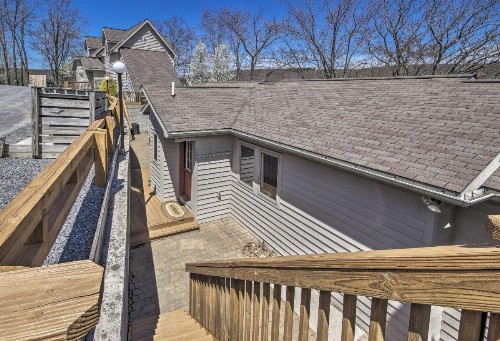 Deep Creek Lake Townhome with Deck and Water Views - image 4