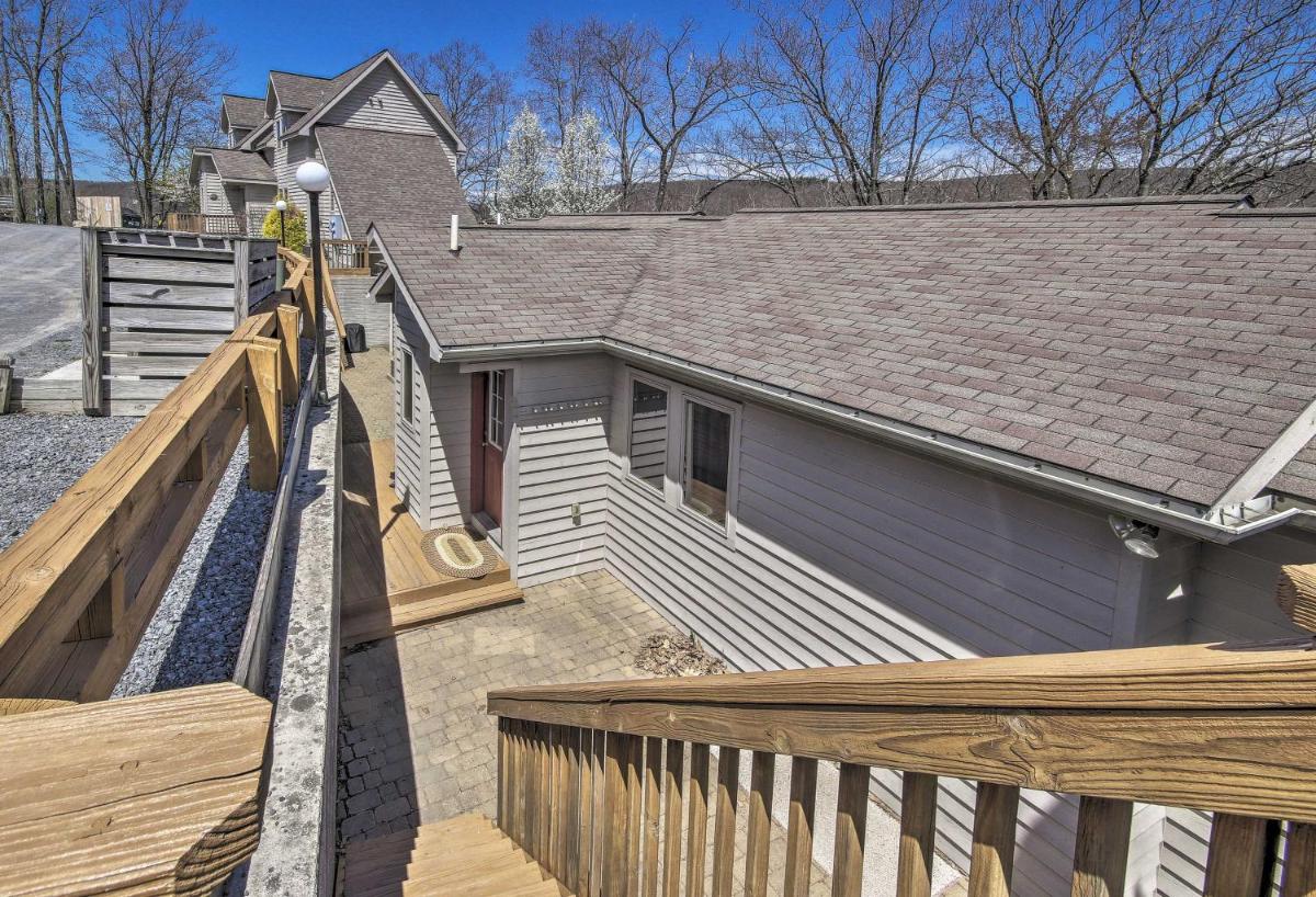 Deep Creek Lake Townhome with Deck and Water Views - image 4