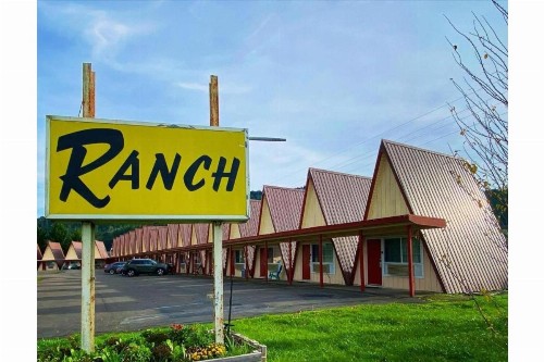 Ranch Motel - image 9