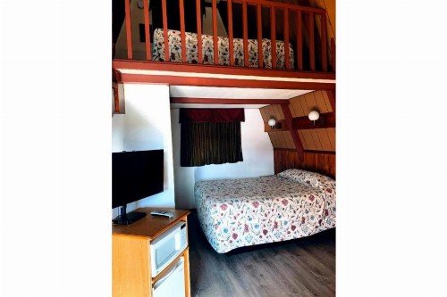 Ranch Motel - image 4