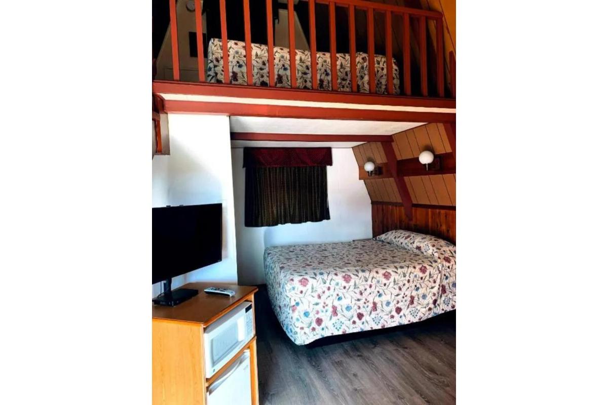 Ranch Motel - image 4