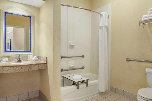 Homewood Suites by Hilton - Oakland Waterfront - image 50