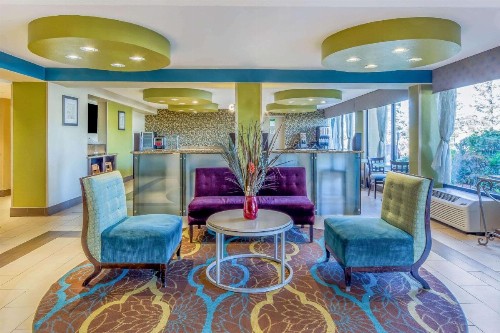 La Quinta by Wyndham Oakland Airport Coliseum - image 9