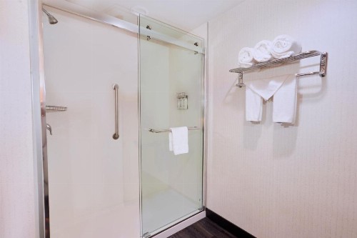 Holiday Inn Oakland Airport an IHG Hotel - image 17