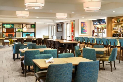 Holiday Inn Oakland Airport an IHG Hotel - image 3