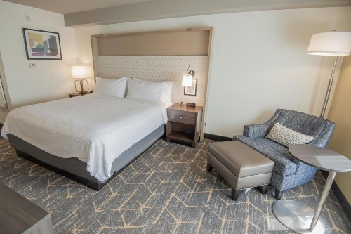 Holiday Inn Oakland Airport an IHG Hotel - image 30