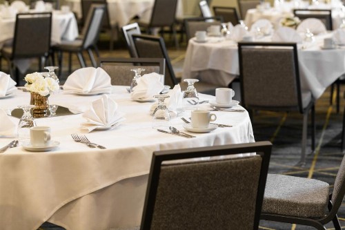 Holiday Inn Oakland Airport an IHG Hotel - image 38