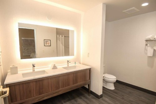 Holiday Inn Oakland Airport an IHG Hotel - image 43