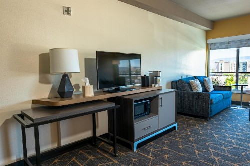 Holiday Inn Oakland Airport an IHG Hotel - image 49