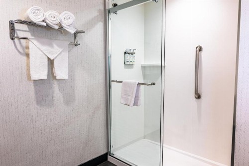 Holiday Inn Oakland Airport an IHG Hotel - image 9