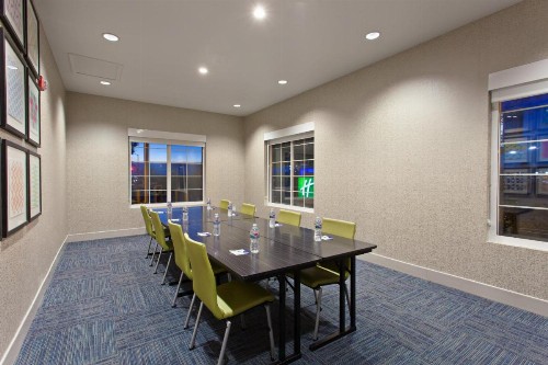 Holiday Inn Express & Suites Oakland - Airport an IHG Hotel - image 13