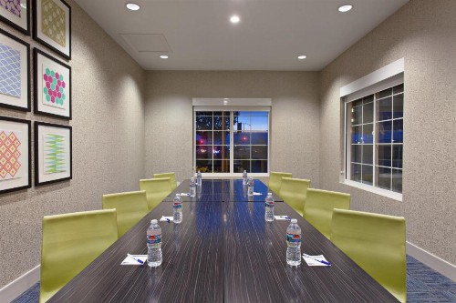 Holiday Inn Express & Suites Oakland - Airport an IHG Hotel - image 17