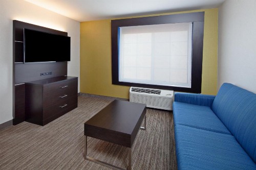 Holiday Inn Express & Suites Oakland - Airport an IHG Hotel - image 29