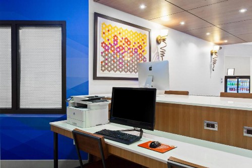 Holiday Inn Express & Suites Oakland - Airport an IHG Hotel - image 30